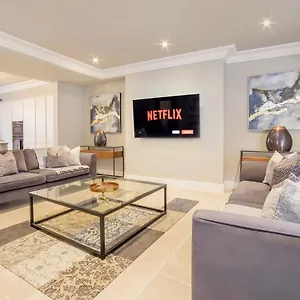 The Presidential Suite, With Free Parking! Apartment York